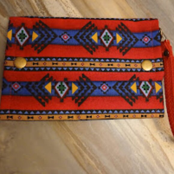 New Southwestern Clutch Wristlet Wallet Red Blue Geometric Trifold Zip Pouch - Picture 1 of 8